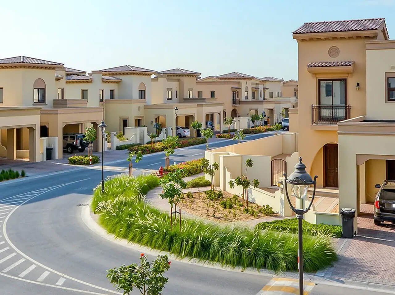 https:--fandcproperties.ae-uploads-panel-blogs-thumbnails-Лучшие_закрытые_жилые_комплексы_и_шикарные_районы_Дубая:_обзорная_экскурсия_по_окрестностям_thumbnail_1751385949.jpeg
