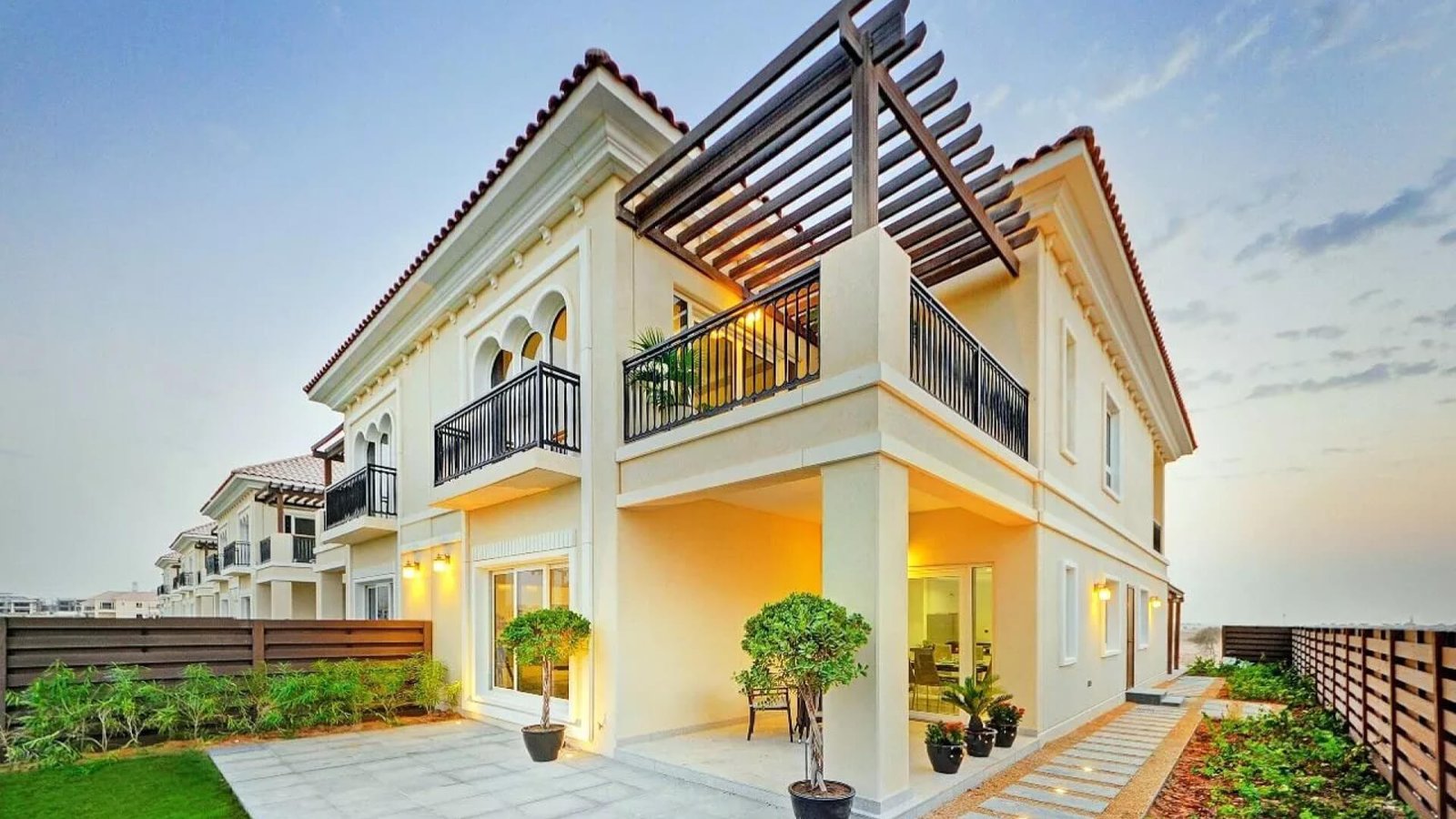 https:--fandcproperties.ae-uploads-panel-developers-sections-al_habtoor_group_section_economic_attractiveness_of_al_habtoor_group_1725533048.jpeg